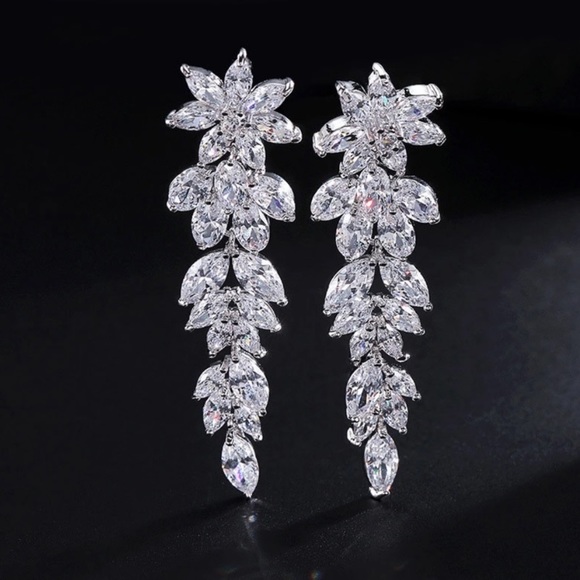 Bridal Cluster Drop Flowers Earrings - Picture 3 of 7